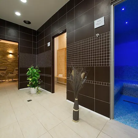 Ea Kraskov Hotel 4*